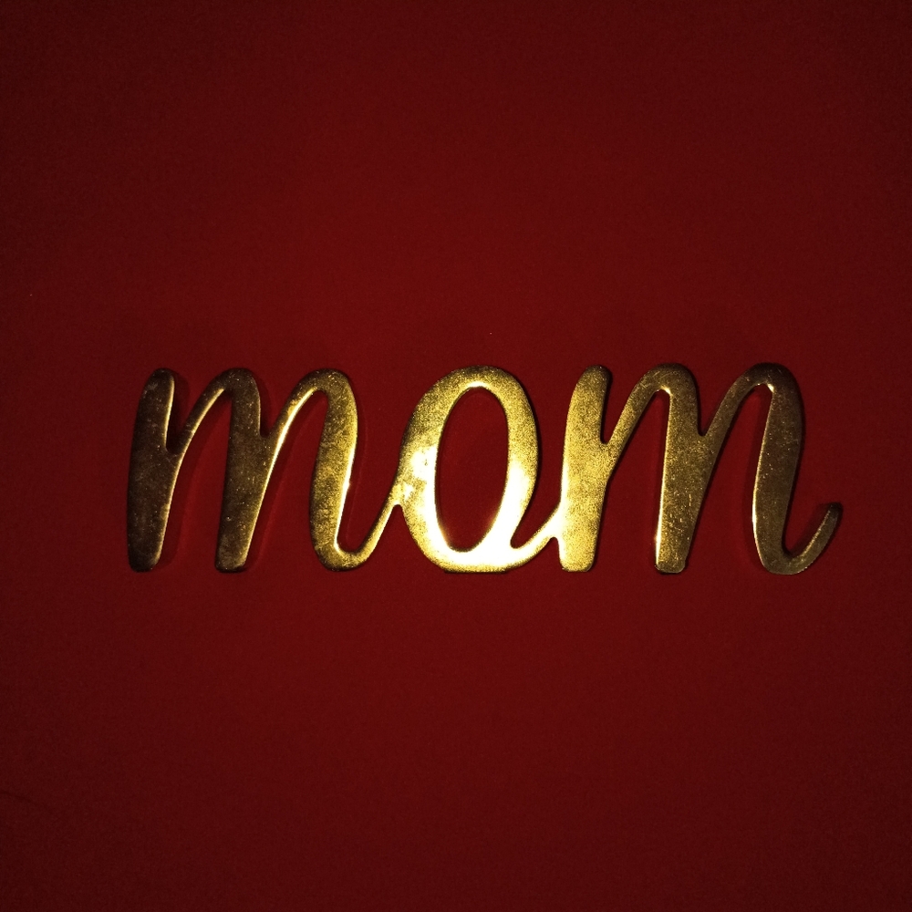 Brass "MOM" 🎁